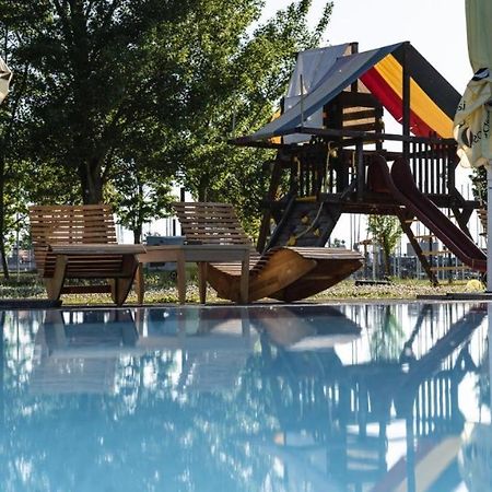 Camping Divoka Voda Bratislava Dış mekan fotoğraf