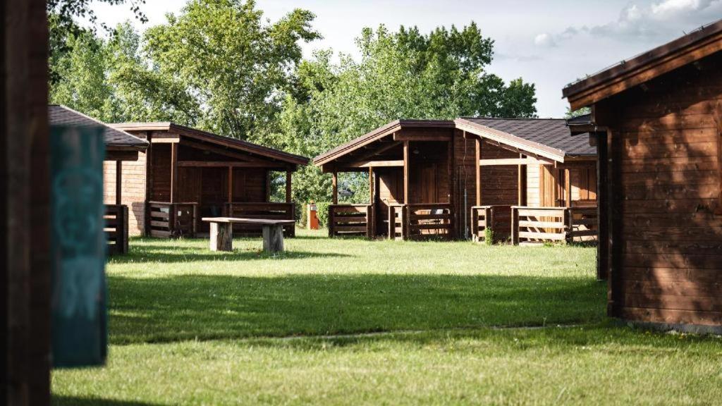Camping Divoka Voda Bratislava Dış mekan fotoğraf