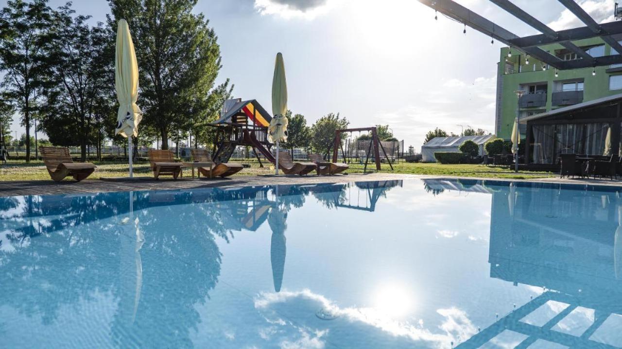 Camping Divoka Voda Bratislava Dış mekan fotoğraf