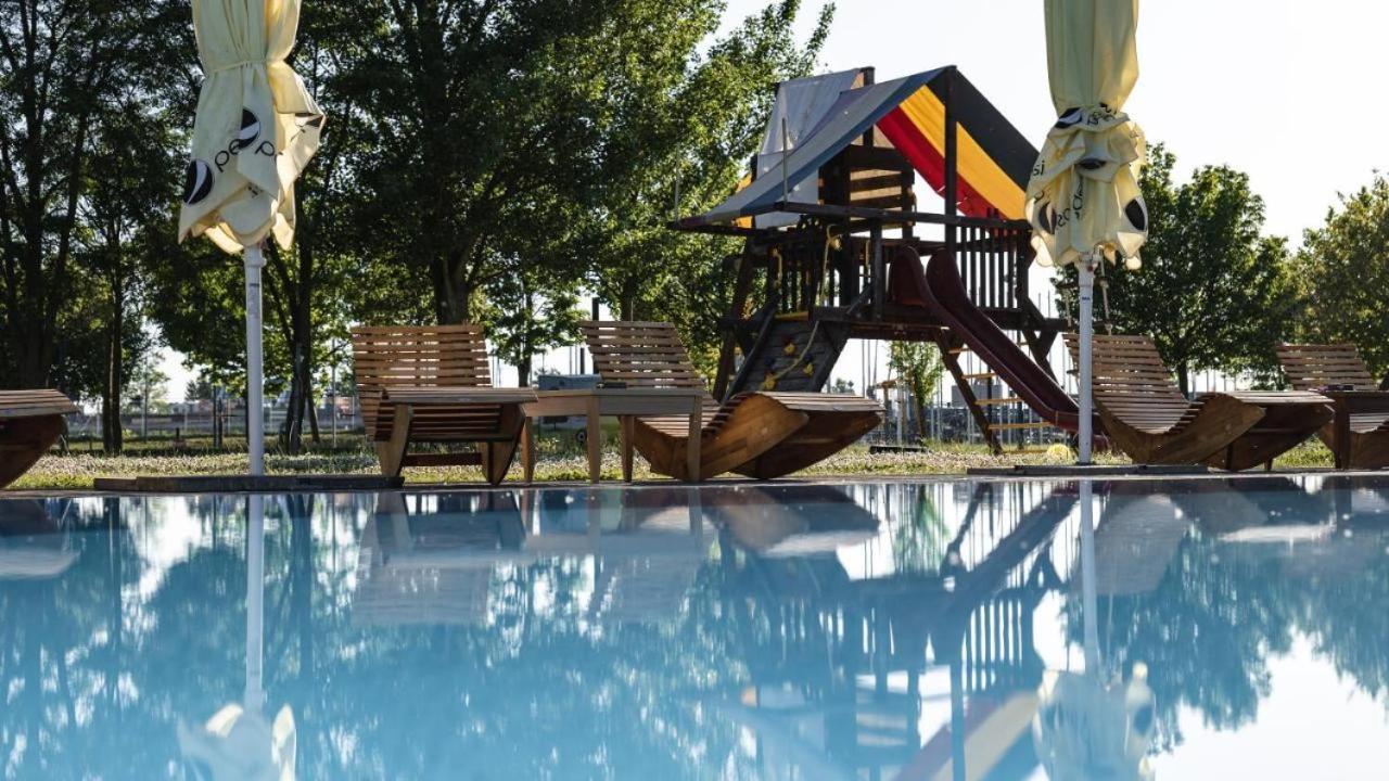 Camping Divoka Voda Bratislava Dış mekan fotoğraf